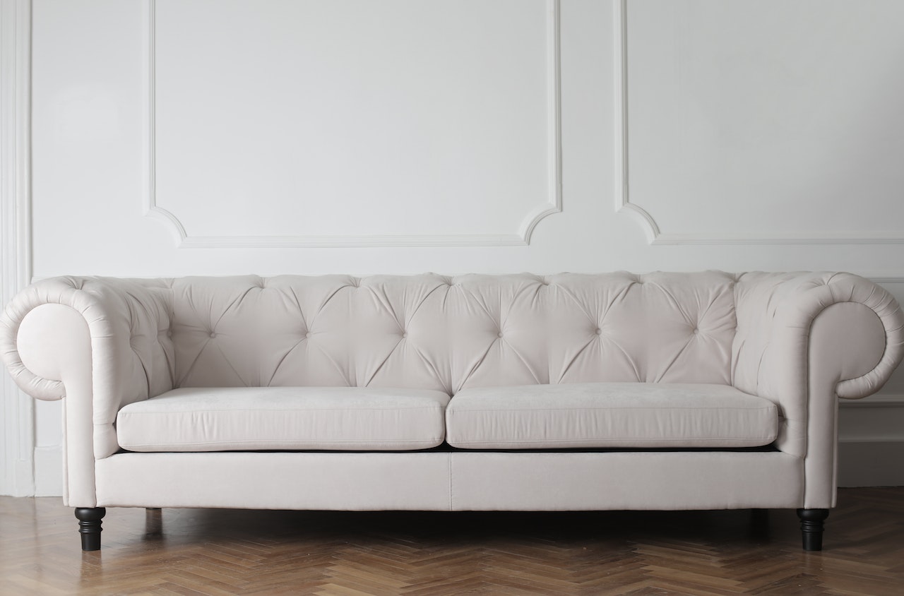 canapé en cuir beige
