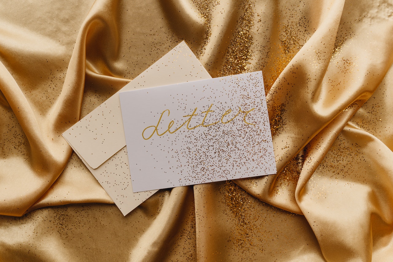carte d’anniversaire avec des paillettes
