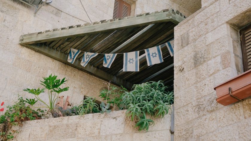 Faire entrer la nature chez soi : Les murs de soutènement pour un jardin exceptionnel