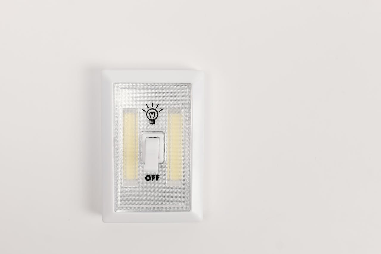 4. Installer et connecter l'interrupteur