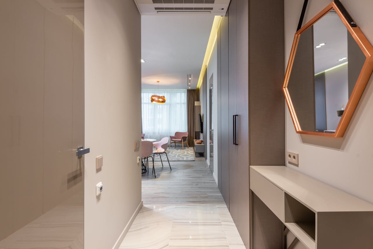déco couloir long et étroit pour transformer votre espace avec style