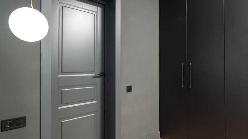 Guide complet et étapes clés et conseils pour peindre une porte