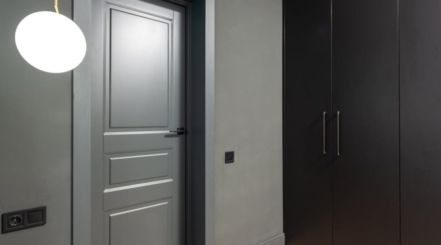 Guide complet et étapes clés et conseils pour peindre une porte