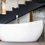 Guide complet pour réussir votre projet de transformation baignoire en douche