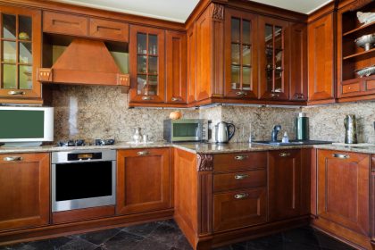 idées et conseils pour une décoration chaleureuse d'une Cuisine façade bois