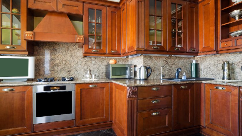 idées et conseils pour une décoration chaleureuse d'une Cuisine façade bois