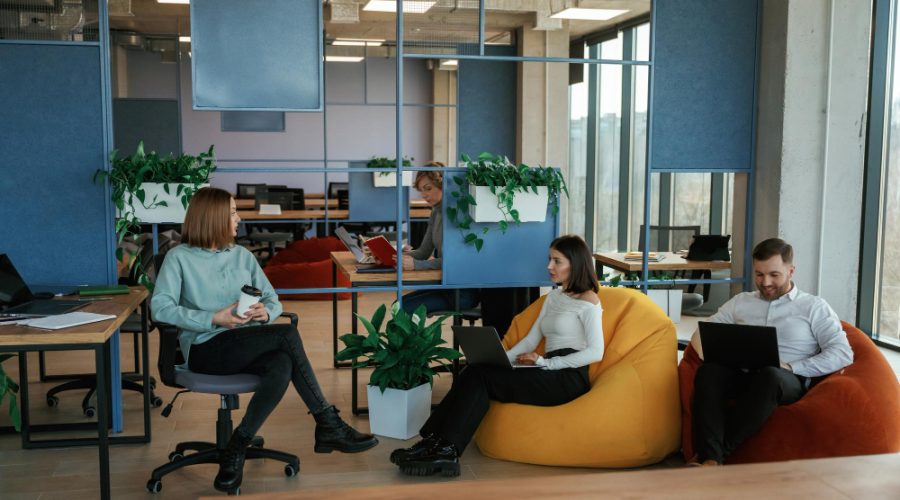 Pourquoi choisir un coworking plutôt que le télétravail à domicile