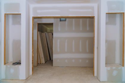 Les secrets pour construire une cloison en placo rapidement et sans effort